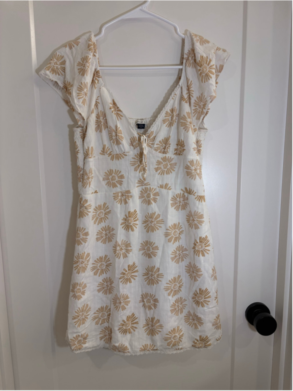 American Eagle White & Brown Daisy Print Smocked Mini Dress EUC Sz M